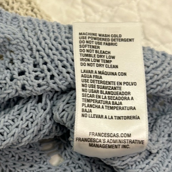 NWT Miami - Franchesca’s Blue and Cream Summer Cropped Sweater. Size Medium. - Picture 9 of 9